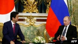 Јапонскиот премиер Абе и рускиот претседател Путин