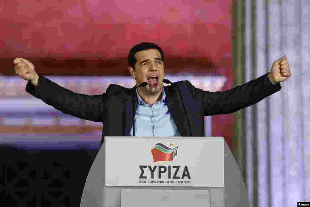 Alexis Tsipras 1999-2003-cü illərdə&nbsp;​Synaspismos Neolaia Syn Partiyasının Gənclər Təşkilatında işləyir.&nbsp;