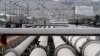 رویترز: تولید نفت ایران به ۲.۱ میلیون بشکه کاهش یافته است