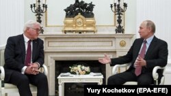 Германия президенти Штайнмайер Россия президенти Путин билан, Москва, 2017 йил 25 октябри.