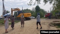 Sardoba tuman Do‘stlik MFYdagi kamida sakkizta kottej egalarini ogohlantirmay turib¸ 7 iyun kuni buzib tashlandi.