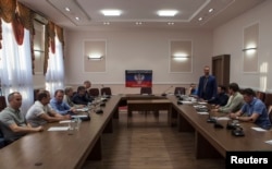Переговоры с лидерами так называемой ДНР в Донецке при участии бывшего президента Украины Леонида Кучмы