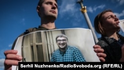 Акция в поддержку гражданского журналиста из Крыма Наримана Мемедеминова в Киеве