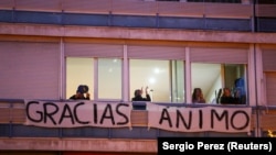 Акция в знак благодарности испанским врачам, Мадрид, 27 марта 2020 года