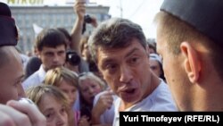 Kremlin critic Boris Nemtsov was reportedly arrested at the rally 