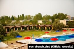 База відпочинку Oasis Beach у Лазурному