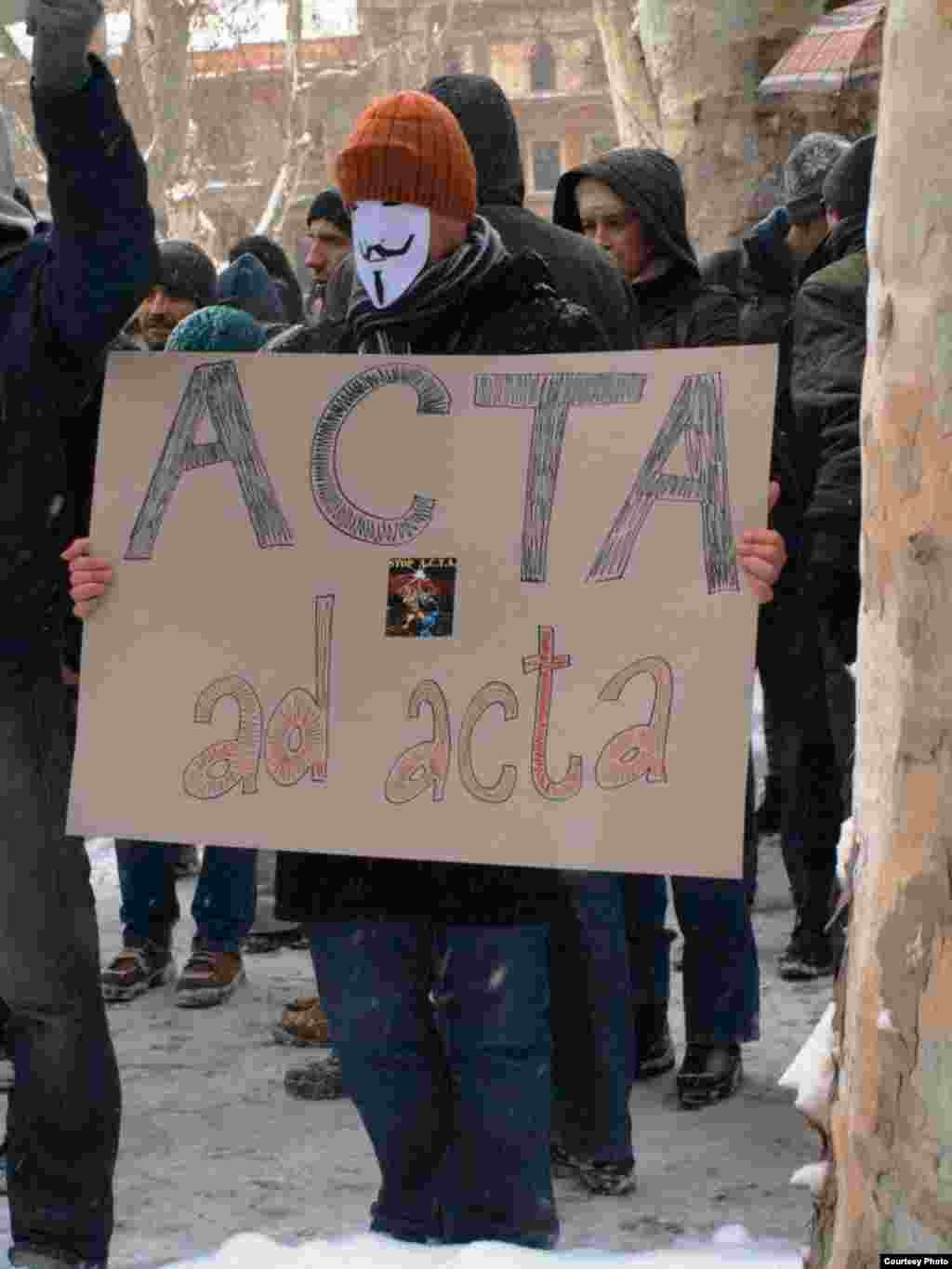 Zagreb - Demonstracije u znak protivljenja međunarodnom sporazumu o borbi protiv falsifikovanja ACTA, 11.02.2011. Foto: Građanska akcija