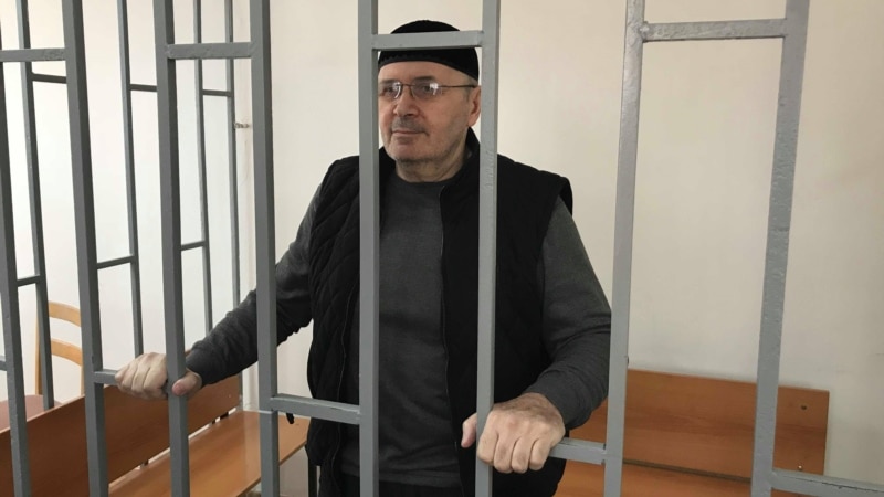 Верховный суд Чечни отказался выпускать Титиева из клетки в суде 