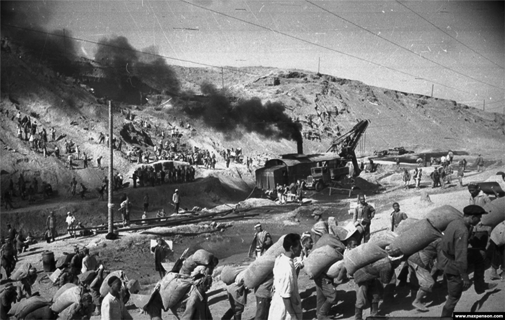 Work under way on the Ferghana Canal. The irrigating waterway preceded Stalin’s “Great Plan For The Transformation Of Nature,” which together with later Soviet schemes to divert Central Asia’s rivers for agriculture contributed to the drying of the Aral Sea.