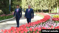 Прэзыдэнт Таджыкістану Эмамалі Рахмон з сынам Рустамам Эмамалі, старшынём верхняй палаты парлямэнту краіны