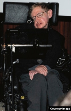 Стивен Хокинг, инвалид-колясочник с боковым амиотрофическим склерозом