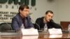 Роман Кайфаджян (слева) на пресс-конференции о пытках во "Владмирском централе"