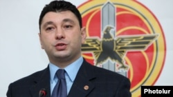 Пресс-секретарь правящей Республиканской партии Армении Эдуард Шармазанов