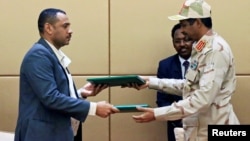 این توافقنامه برای دادن قدرت به یک حکومت ملکی یک پیشرفت مهم بسمت دموکراسی در سودان بشمار می‌رود.