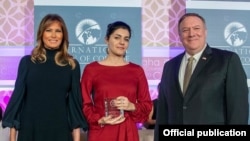 Armenian journalist and blogger Lucy Kocharyan received the International Women of Courage award from the U.S. Secretary of State Mike Pompeo and First Lady Melania Trump on March 20.