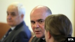 министърът на труда и социалната политика Бисер Петков