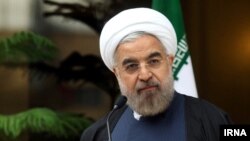حسن روحانی گفته‌های مقامات آمریکا درباره روابط تهران و واشینگتن را «متناقض» خوانده است.