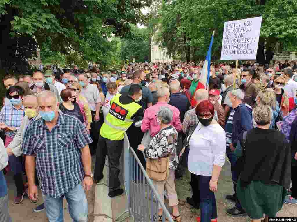 Protestna šetnja antifašista