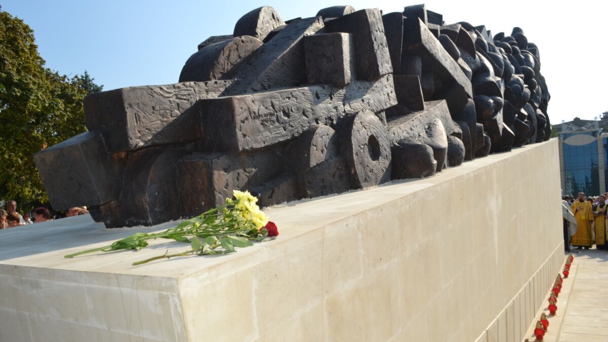 Moldova Remembers Victims Of Stalinism