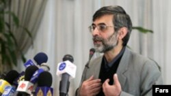 غلامحسین الهام گفت: «چنين تصميماتی نشاندهنده فشارهای سياسی برای تصاحب دارايی های ايران در ايالات متحده آمريکا است.»