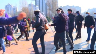 У Киргизстані затримали учасників маршу за права жінок, на яких напали  невідомі