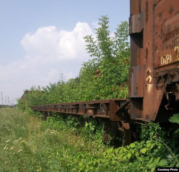 Фото автора: «Донецкая железная дорога»: «Заросло травой место наших встреч»