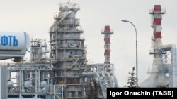 ფოტო არქივიდან. აფიპსკის ნავთობგადამამუშავებელი ქარხანა