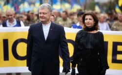 Petro Poroșenko cu soția lui, Marina, la Parada Veteranilor, în Kiev, 24 august, 2020