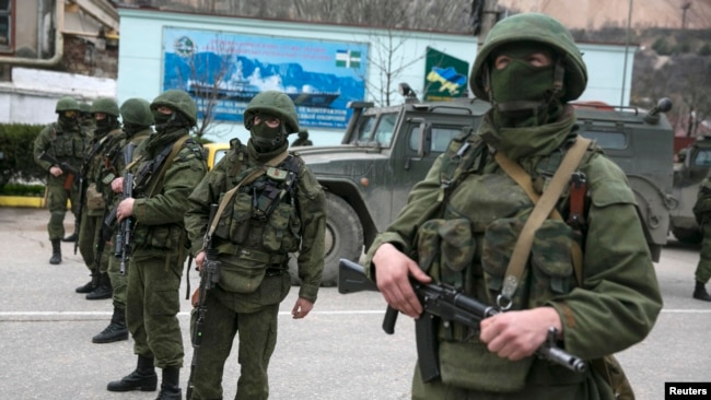 Российские военные без опознавательных знаков в Балаклаве, весна 2014 года