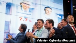 У виборчому штабі партії «Слуга народу» під час оголошення результатів екзит-полів. Київ, 21 липня 2019 року
