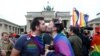 В Германии вступил в силу закон об однополых браках