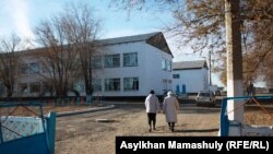 Средняя школа в сельской местности Казахстана. Иллюстративное фото.