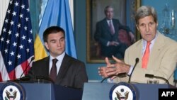 Керівник МЗС України Павло Клімкін (ліворуч) і державний секретар США Джон Керрі, Вашингтон, 29 липня 2014 року