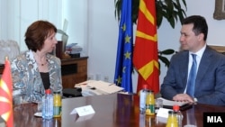 Премиерот Никола Груевски се сретна со шефицата за надворешна политика на ЕУ Кетрин Ештон во Скопје.