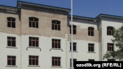 Islom Karimov namunaviy uylarni ko‘zdan kechirgan