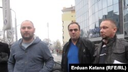 Domagoj Margetić sa dokumentima kojim ilustruje svoje tvrdnje, Banjaluka, 23. novembar 2012.
