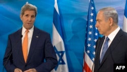 John Kerry və Benjamin Netanyahu 