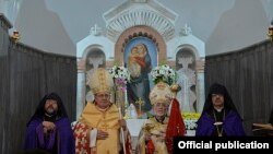 Armenia - Cardinal Leonardo Sandri (second from left) and Armenian Catholic Patriarch Gregory Peter XX consecrate a new Catholic church in Gyumri, 24Sep2015.