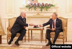 Аляксандар Лукашэнка і Нурсултан Назарбаеў, чэрвень 2017-га