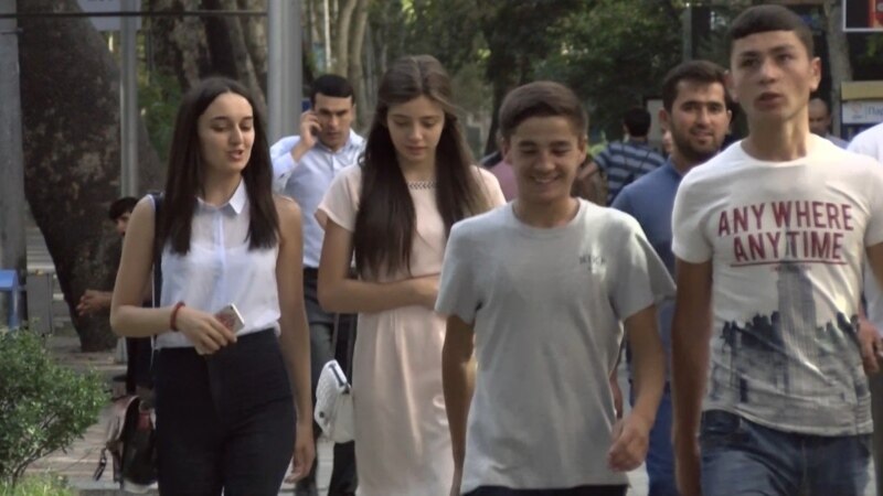 40 таджикских школьников стали участниками программы FLEX-2018