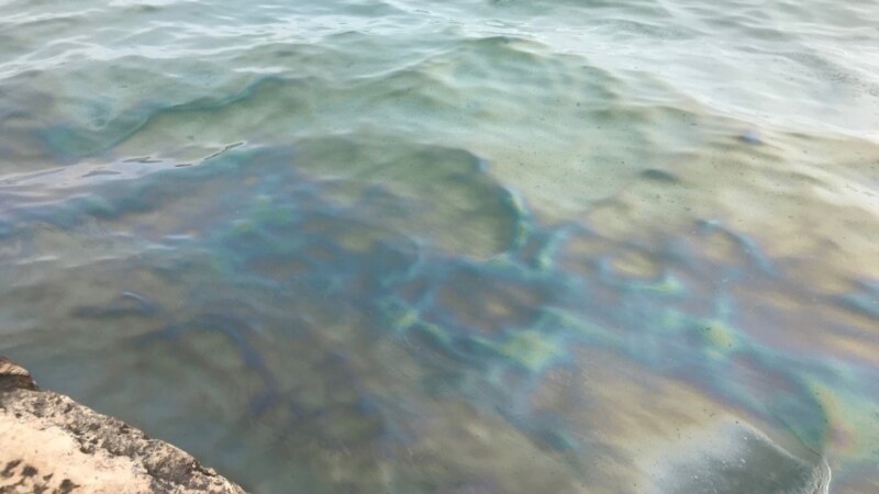 У берегов Керчи произошел разлив нефти – власти (+фото)