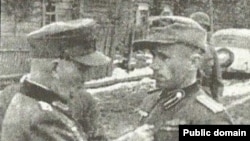 Аляксандар Буглай (справа)