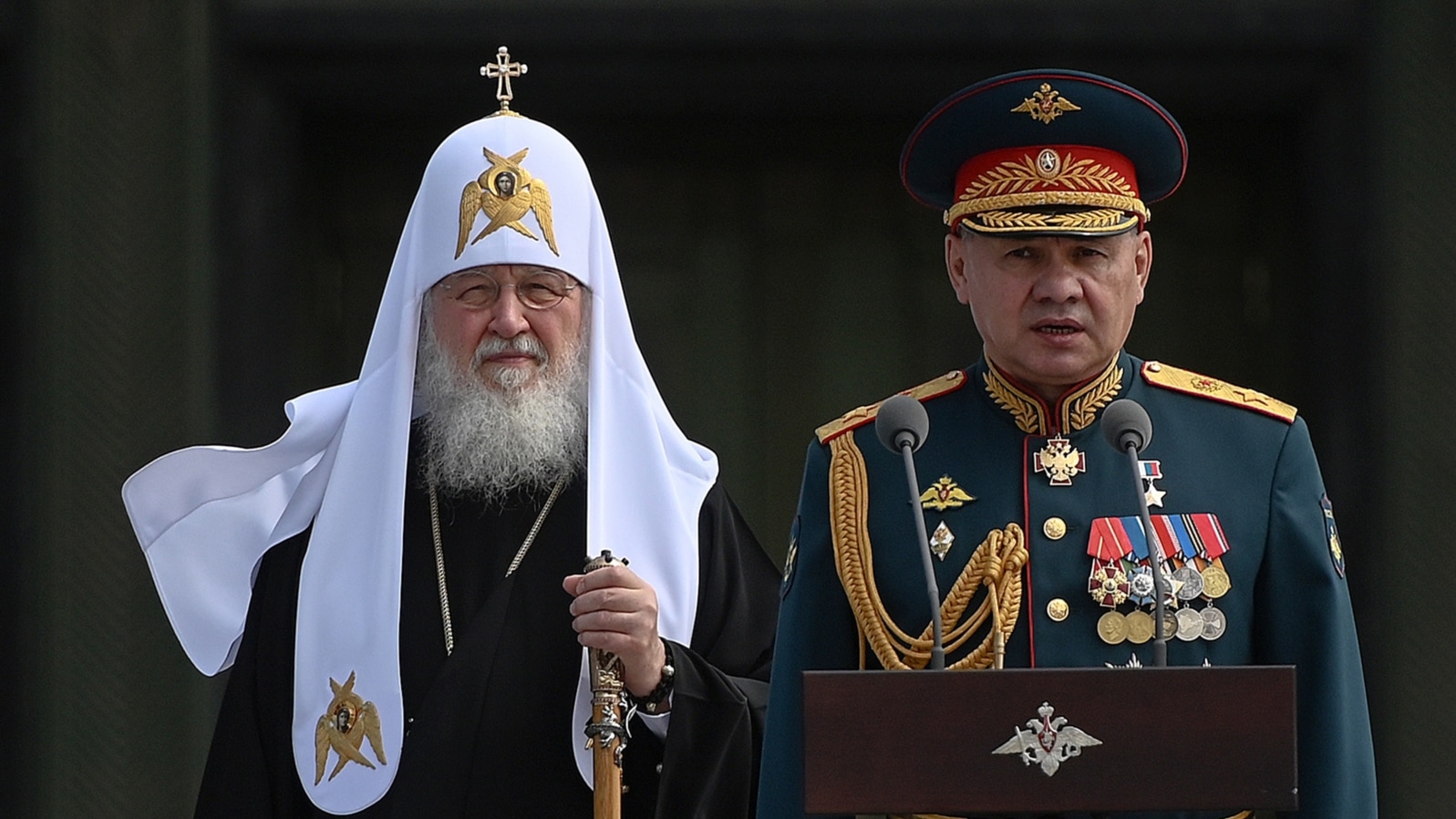 Патріарх Московський Кирило і тодішній міністр оборони Росії Сергій Шойгу в головному храмі російських збройних сил у Підмосков’ї, 14 липня 2020 року