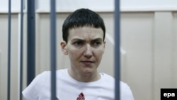 Украинская военнослужащая Надежда Савченко в Басманном суде Москвы.