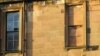 Fereastră dezafectată în Scoția după impunerea taxei pe ferestre în 1740 (Foto: prin curtoazia thegreenockian.blogspot)