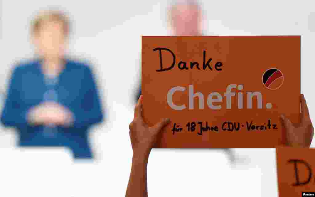 ГЕРМАНИЈА - По 18 години на чело на Христијанско демократската унија Ангела Меркел не е кандидат за претседател на оваа конзервативна партија.