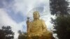 Далат қаласындағы ең биік белестердің біріне орнатылған Будда мүсіні.