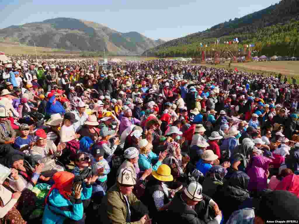 Spectators gather to watch the action. According to AFP, around 1,000 foreign visitors attended these games. Along with the apparent increase in tourists from the 2016 event, there was a noticeable increase in peddling, with men attempting to sell horseback rides and selfies with eagles. RFE/RL was approached by one young local trying to sell a map that had come free as part of the press goodie bag.