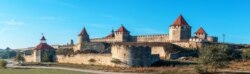 Бендерська фортеця, споруджена в 1538–1541 роках під керівництвом архітектора Сінан на правому березі річки Дністер у місті Бендери (Молдова, Придністров'я)
