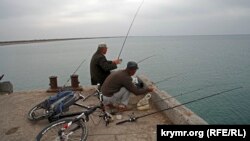 Крим, рибалки в Новоозерному, ілюстраційне фото